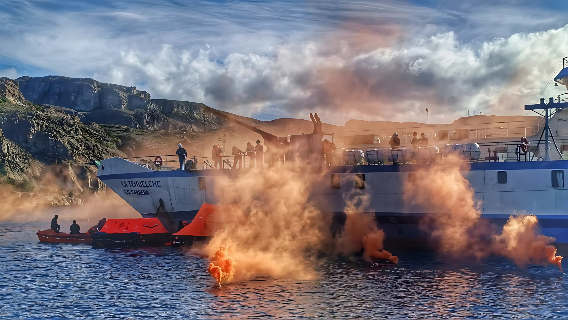 Simulacro de emergencia en la barcaza La Tehuelche: reforzando la seguridad en el Lago General Carrera